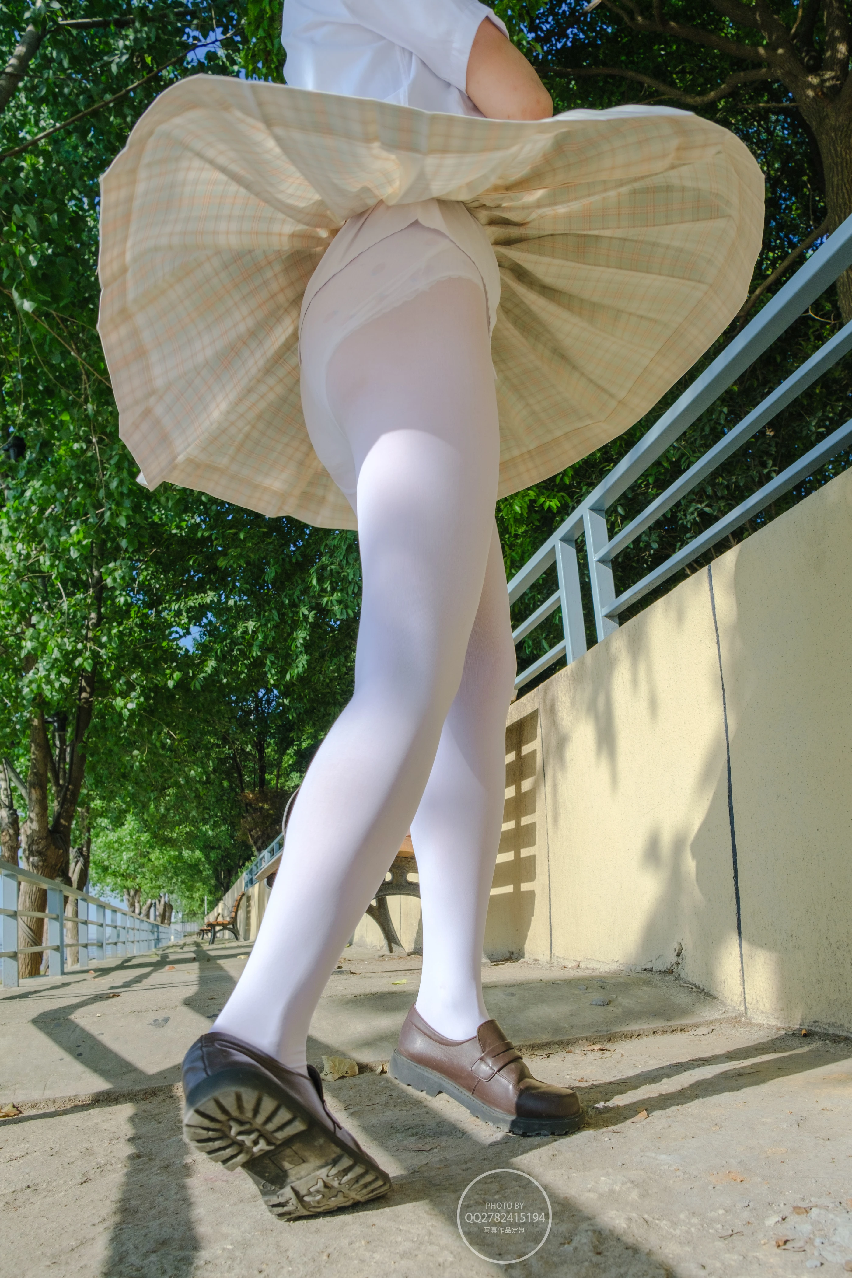 森萝财团 有料 NO.040 海边JK制服白丝 [95P]插图7